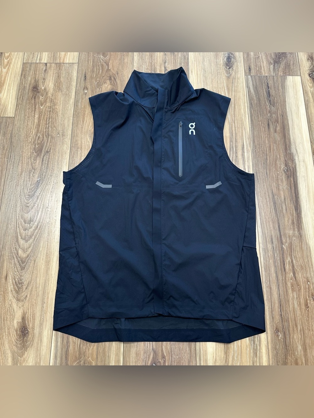 On Cloud Weather Vest Reflective Performance Running Wear, Black, XL